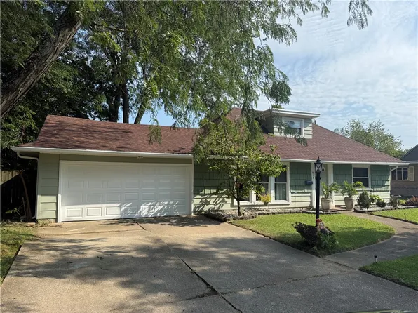 813 E Stroop Rd, Dayton, OH 45429