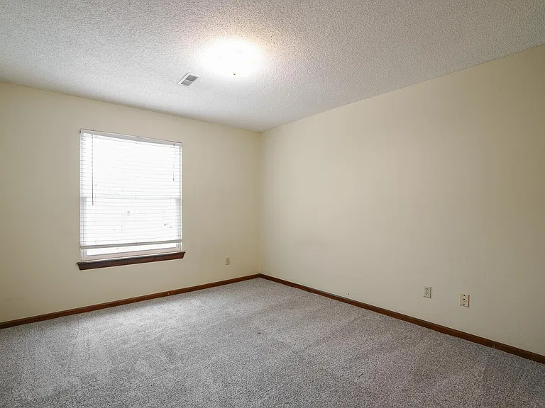 609 SE Bayberry Ln #A — Photo 17