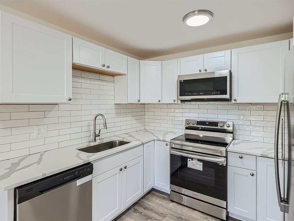 1st image of 720 S Clinton St APT 12A