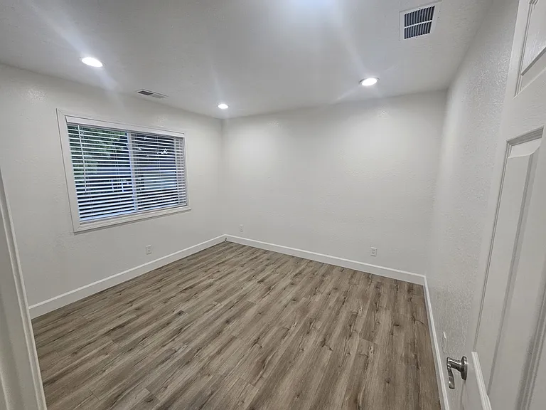 23861 Madeiros Ave — Photo 5