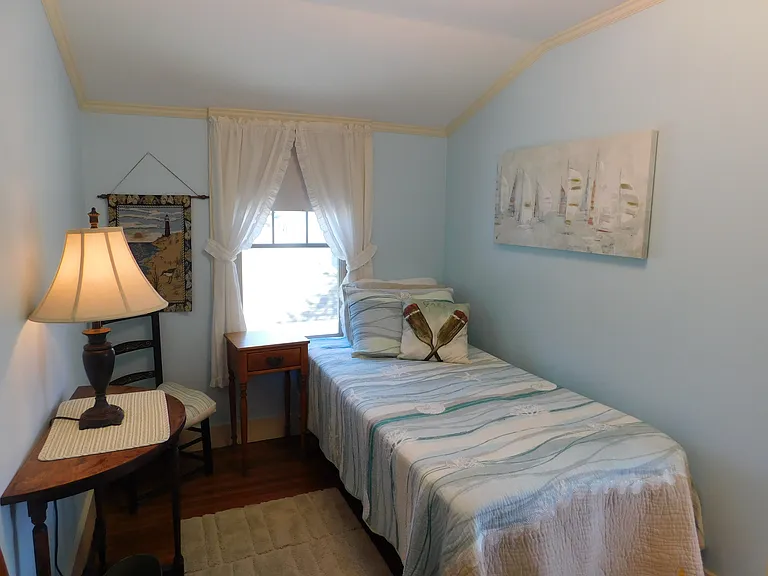 70 E Grand Ave — Photo 39