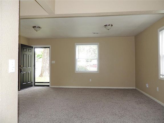 2nd image of 2813 Highland Dr