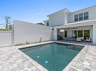 524 S Peninsula Ave, New Smyrna Beach, FL 32169
