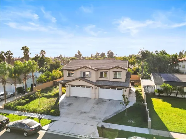 572 N Teakwood Ave, Rialto, CA 92376