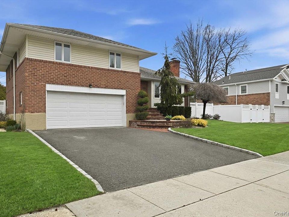 1st image of 2037 Stratford Drive