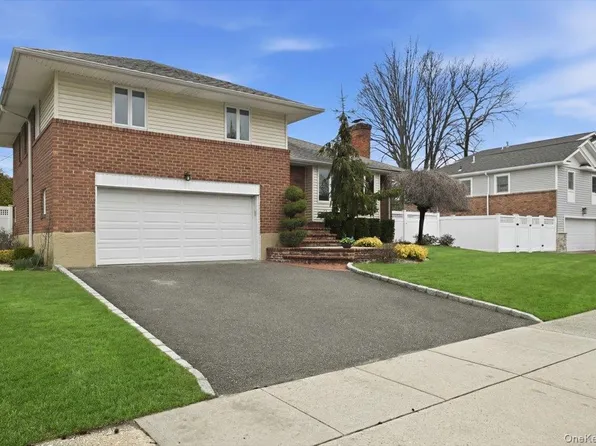 2037 Stratford Drive, Westbury, NY 11590