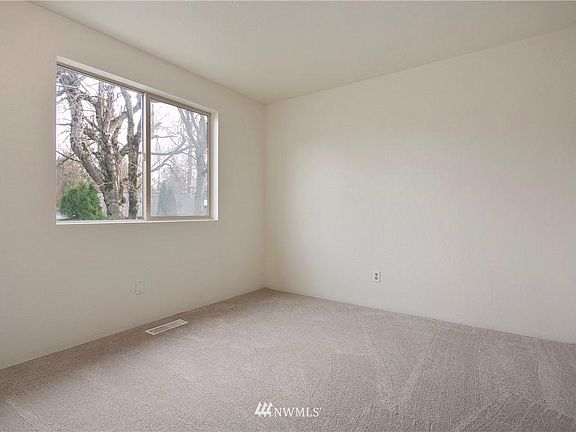 3rd image of 3438 Cottonwood Pl