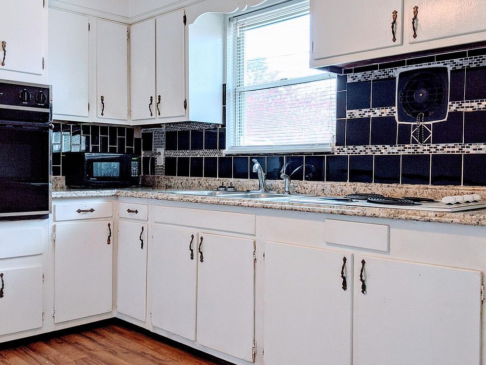 1st image of 412 Woodview Ave