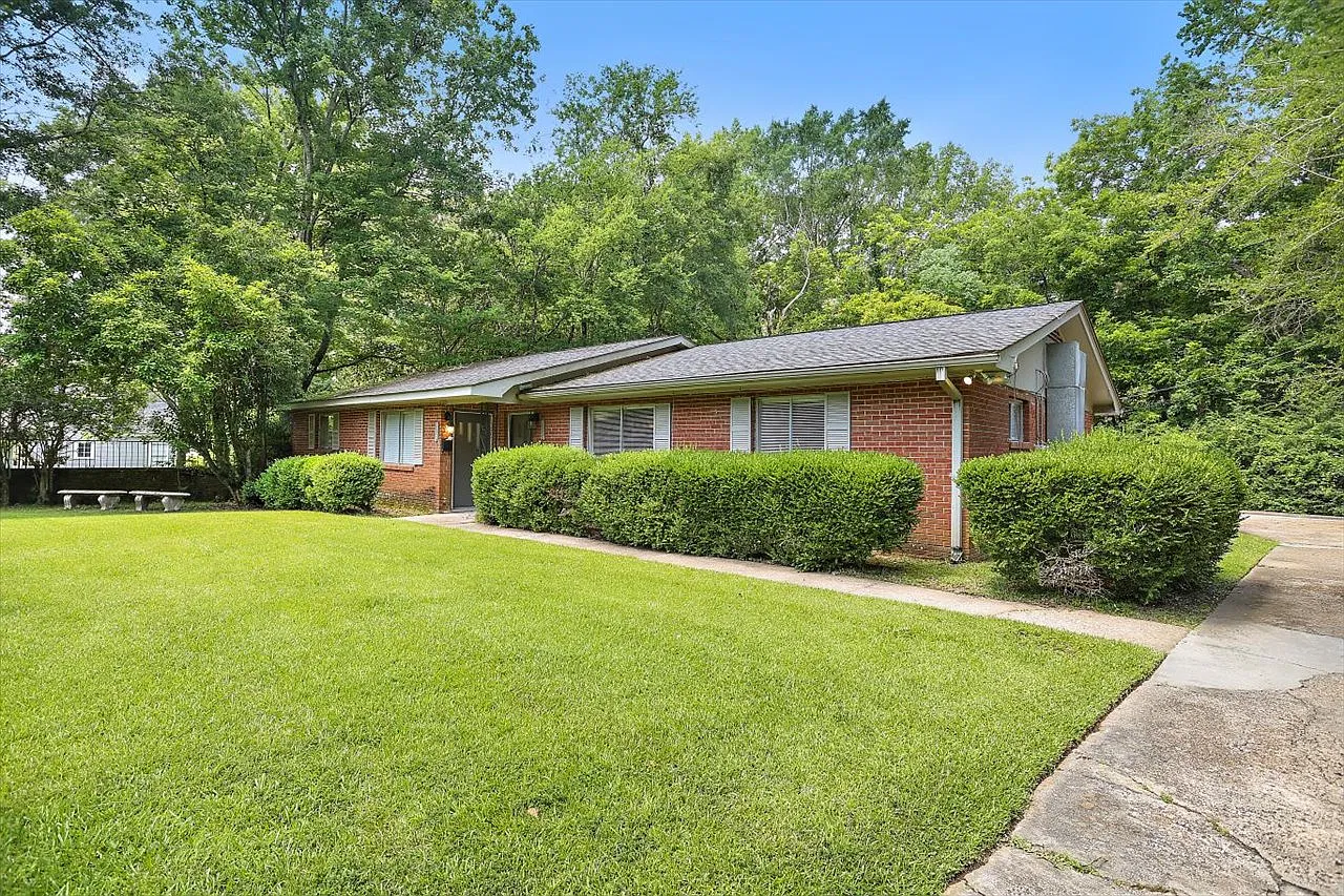 4209 Hawthorne Ct — Photo 3