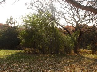 10541 E Riverview Dr, Eden Prairie, MN 55347