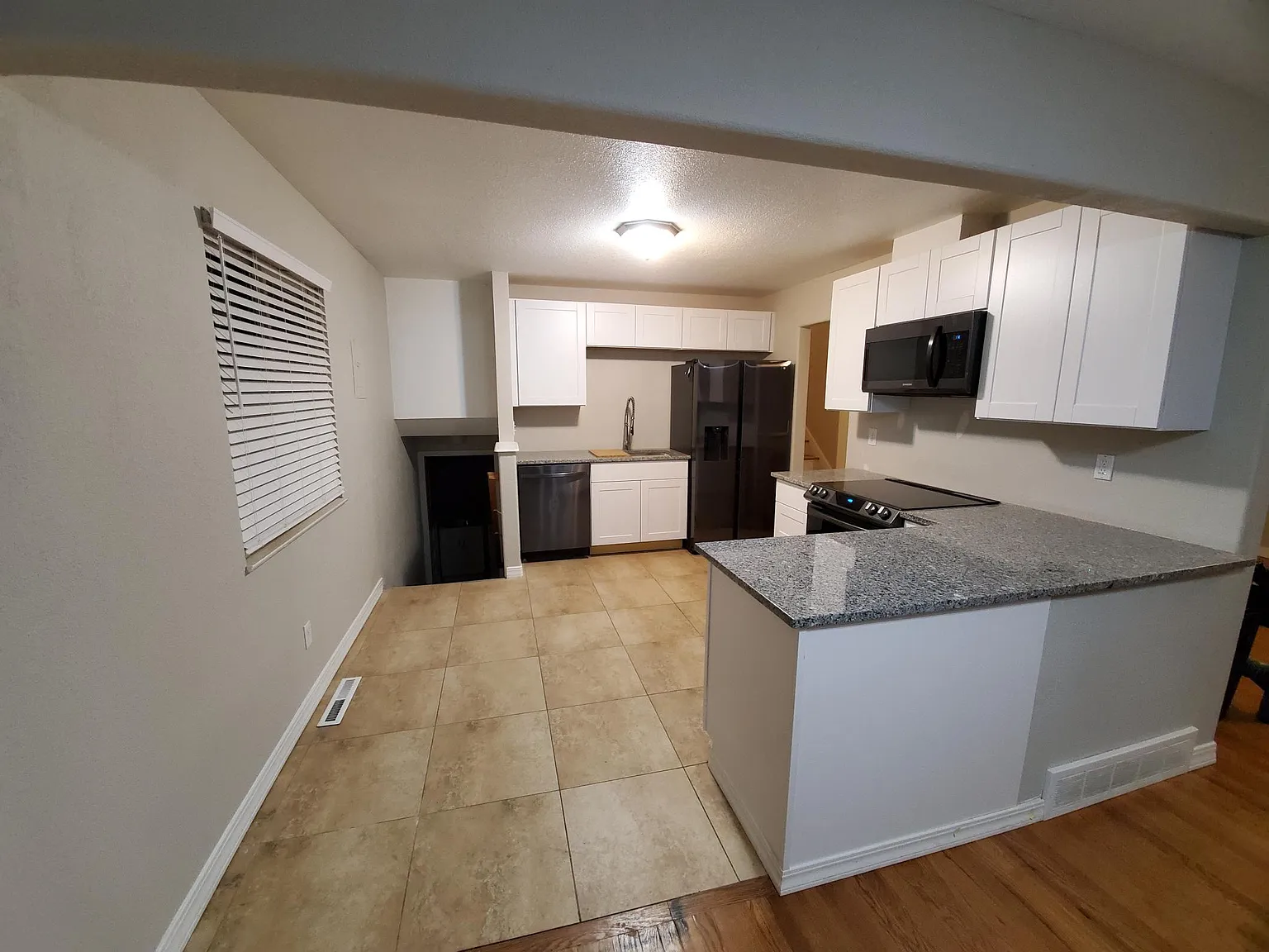 4 bed, 2.5 bath, 1840 sqft, $2,200 — Photo 4