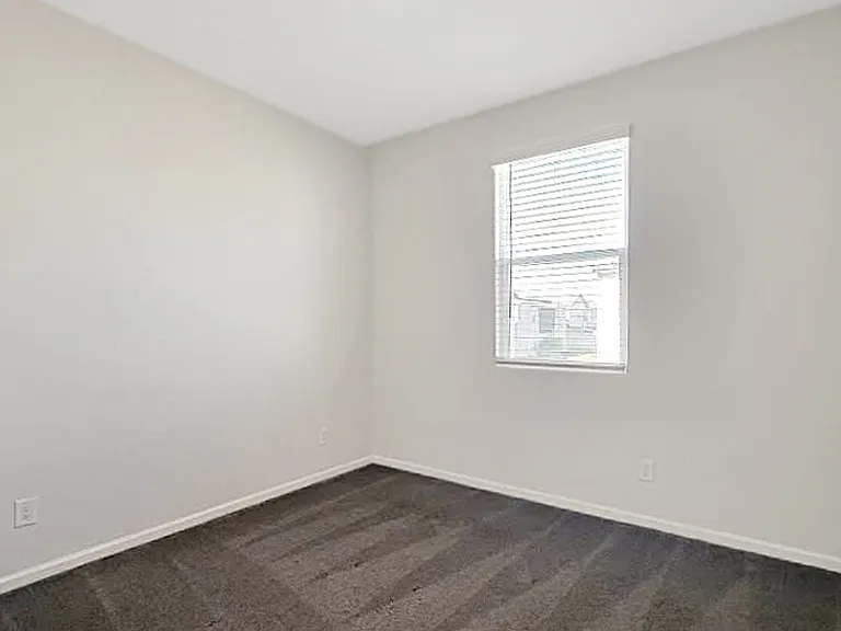 15733 W Polk St — Photo 15