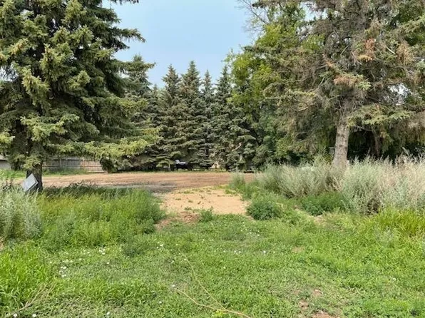 401 2nd St E, Carpio, ND 58725