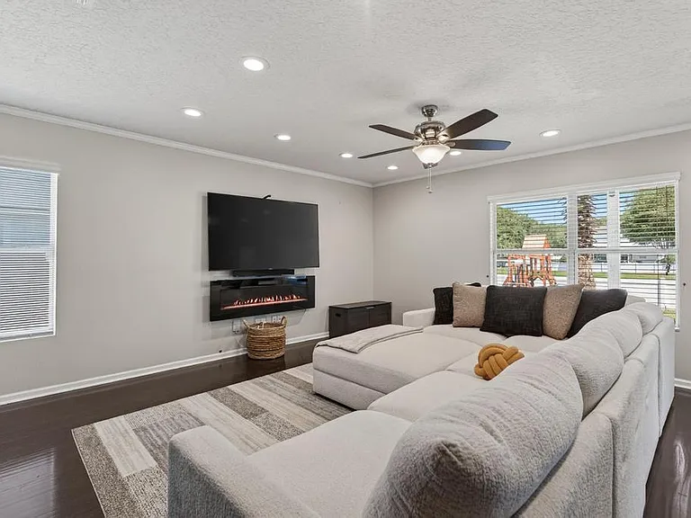 7163 Bedfordshire Ln — Photo 24