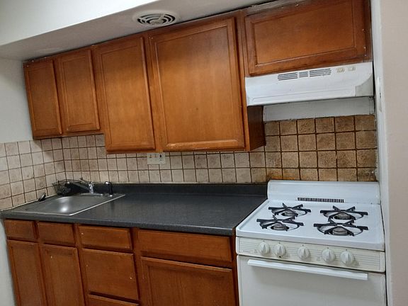 4th image of 329 E Upsal St #H2