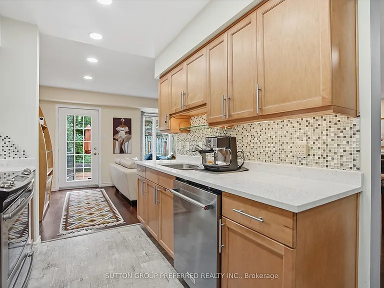 1500 Richmond St #17 — Photo 14