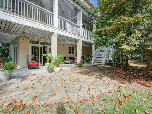 614 E Cooper Ave, Folly Beach, SC 29439