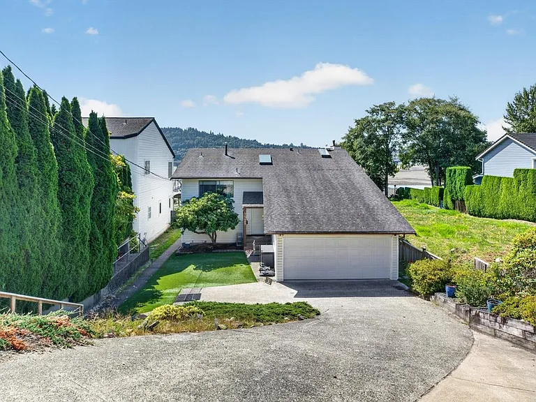 2929 Dollarton Hwy — Photo 23