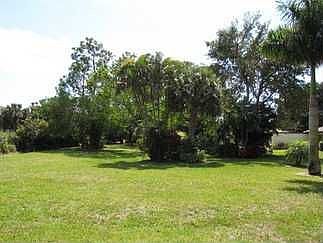 4th image of 1063 Pine Isle Ln #1063