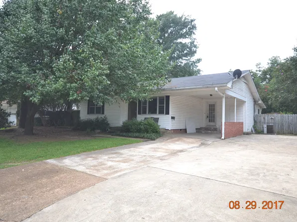 1027 Chestnut St, Magnolia, AR 71753
