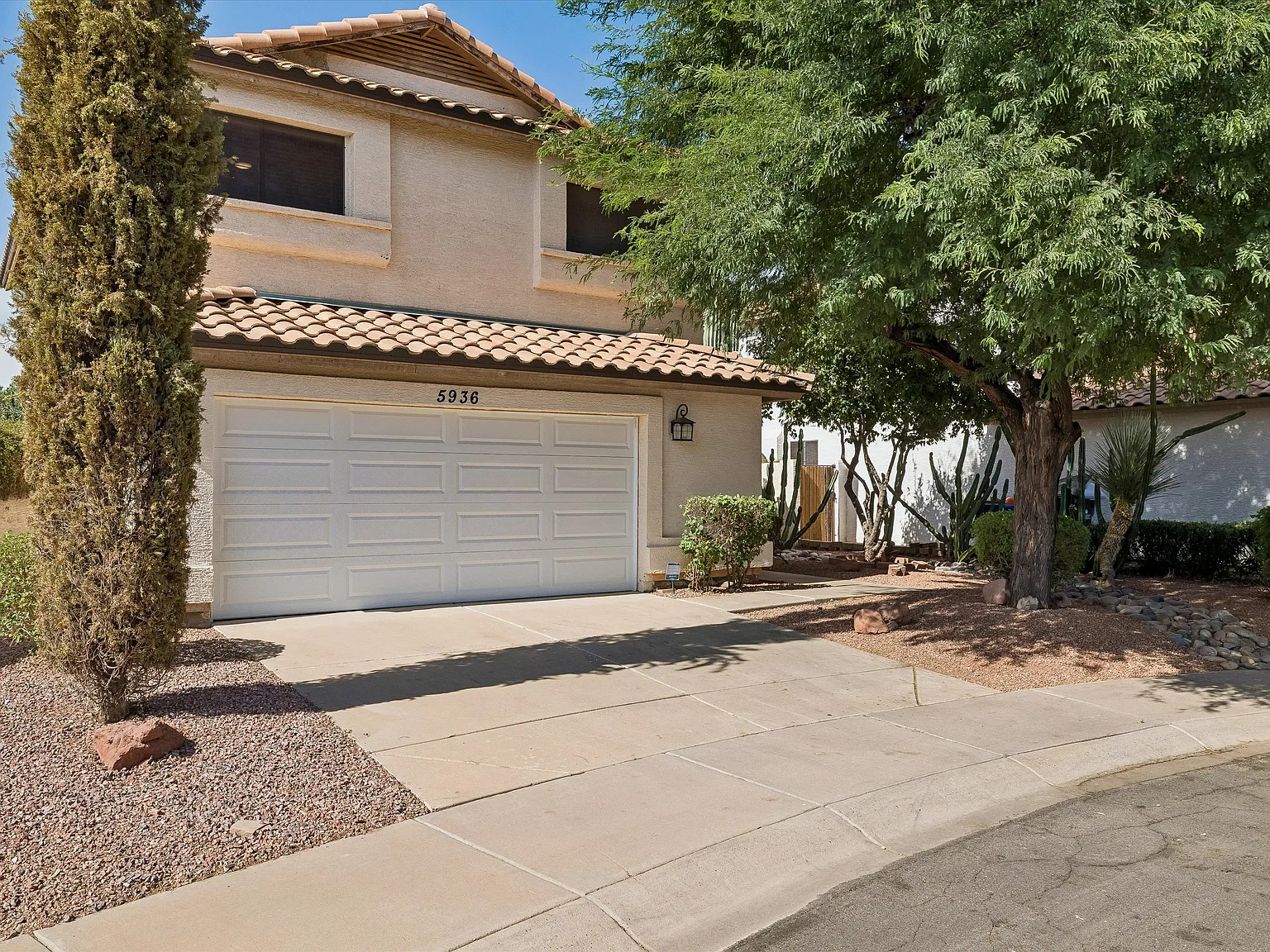 3 bed, 1566 sqft, $3,899 — Photo 3