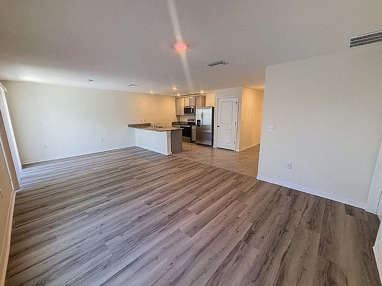1906 Blue Stream St — Photo 15
