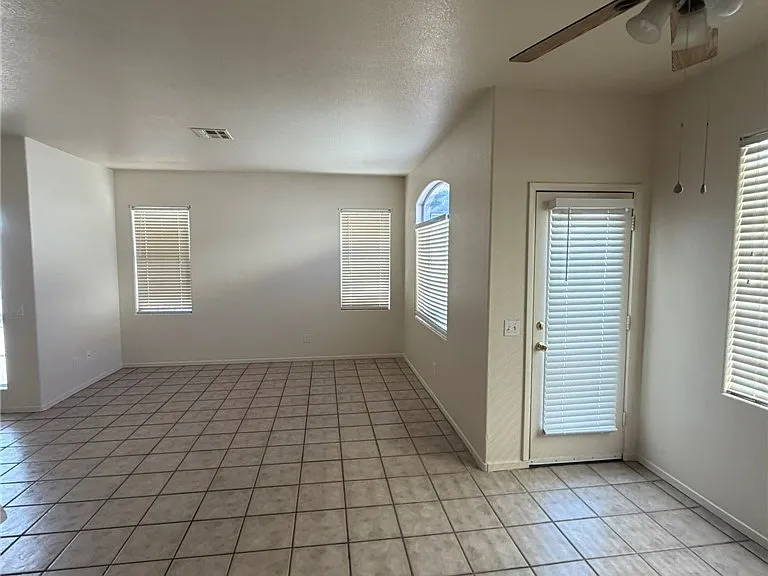 7821 Sungrove Ct — Photo 11