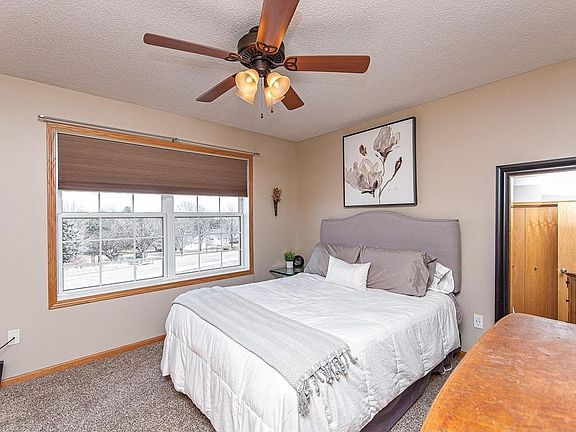 5th image of 547 Pointe Ct