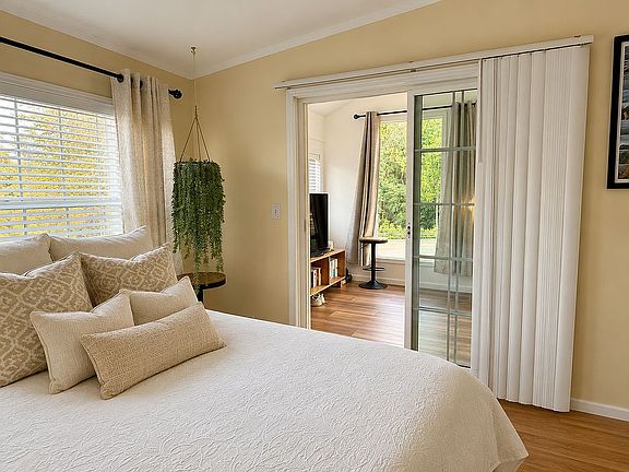 5th image of 5298 Derby Cir