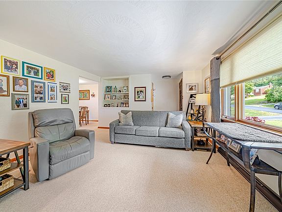 5th image of 5203 Lew St