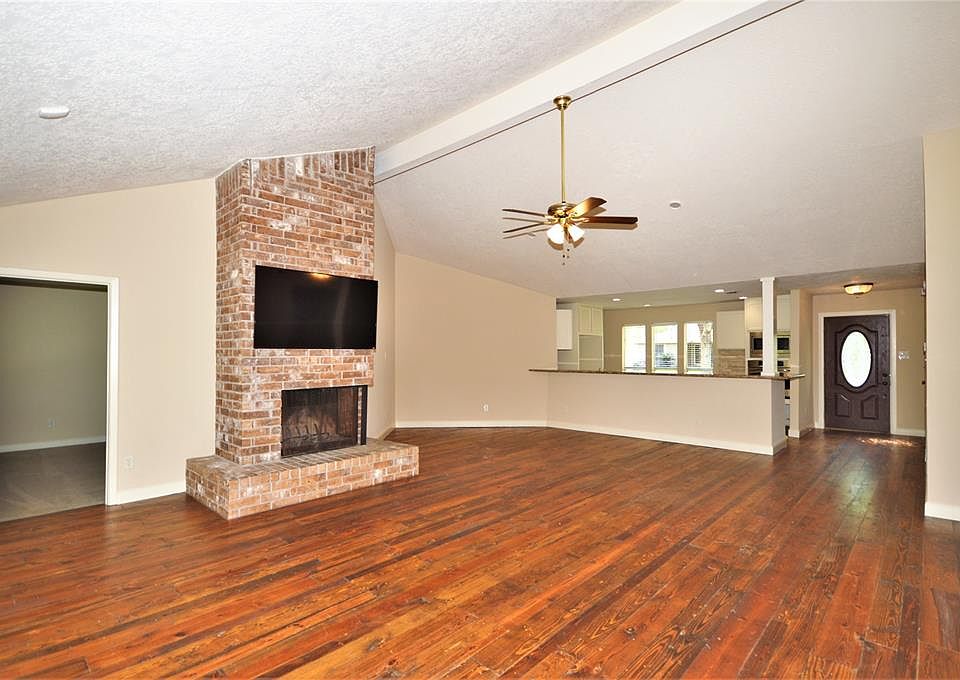1st image of 1313 Oak Hollow Dr