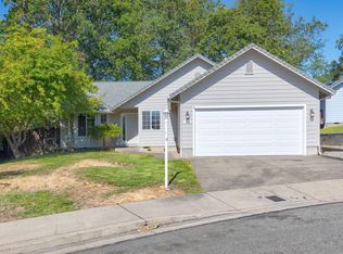 26 SW Leonard St, Grants Pass, OR 97526