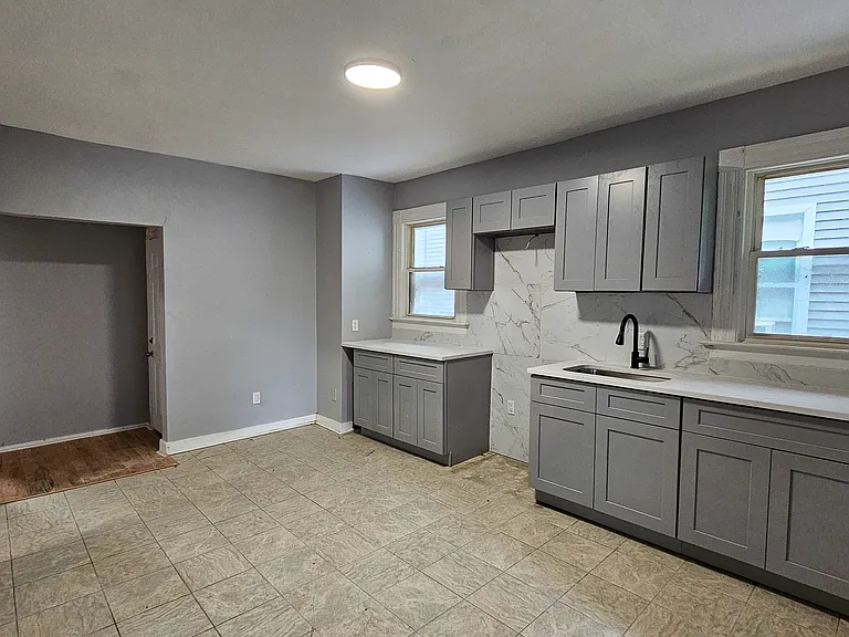 133 Plymouth St #2B — Photo 1