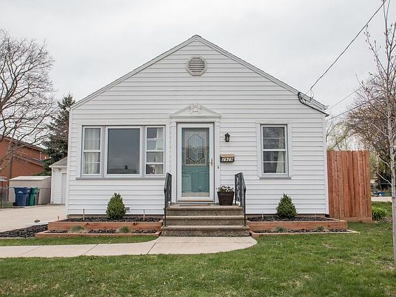 5th image of 2929 E Whittaker Ave