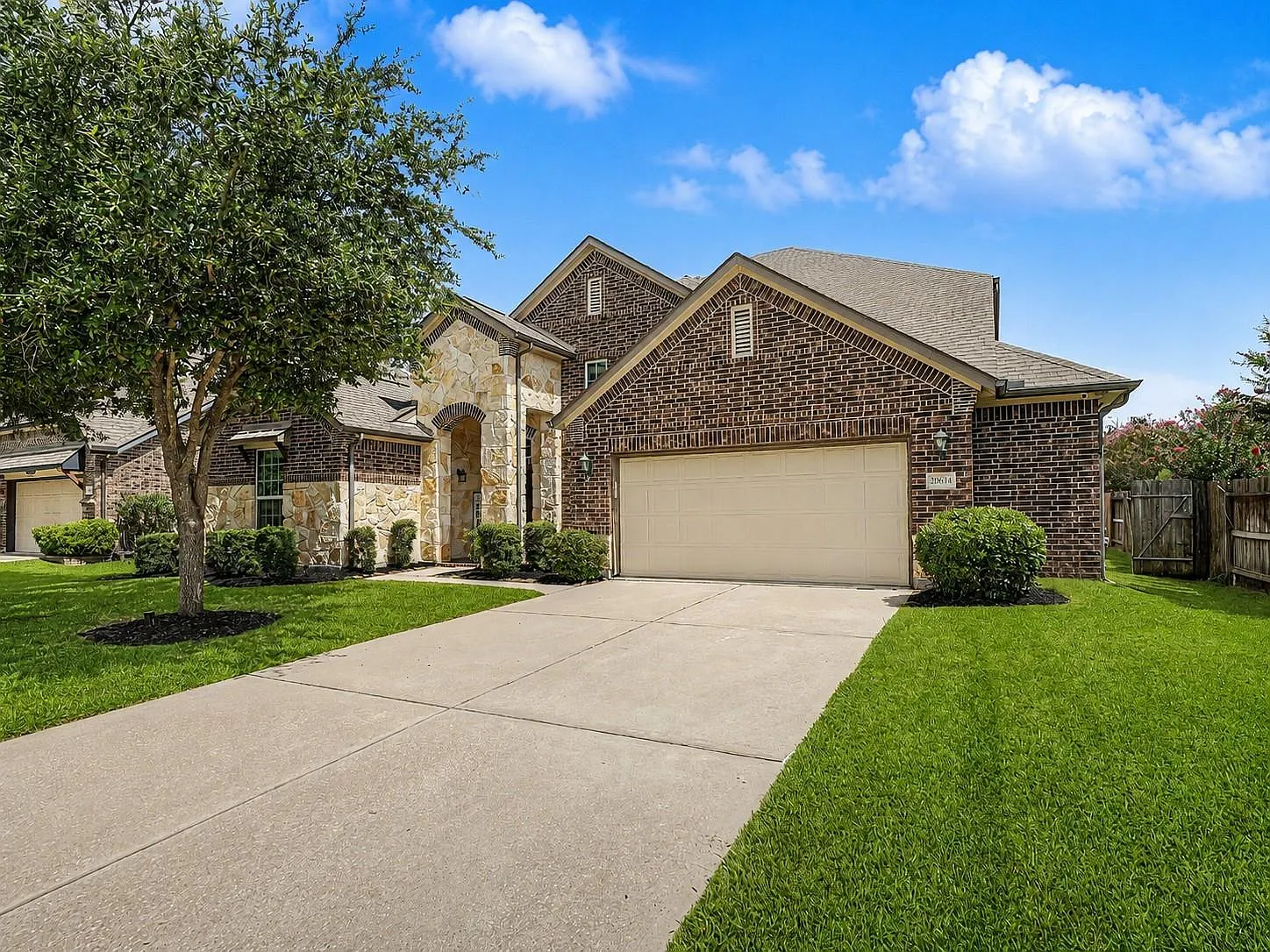 4 bed, 3.0 bath, 3350 sqft, $3,000 — Photo 3
