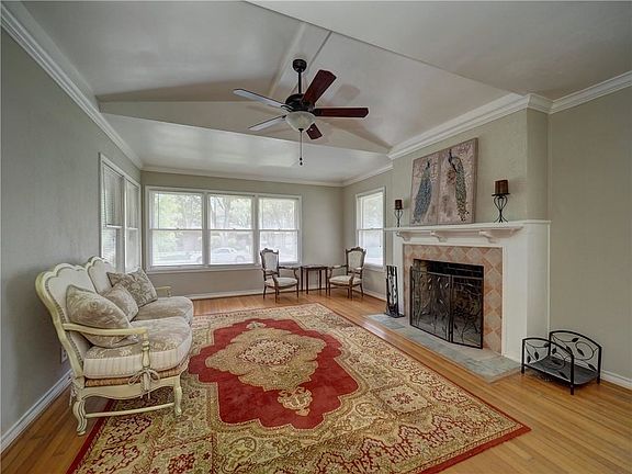 5th image of 122 Seaview Ln