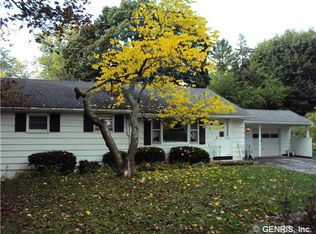 33 Beaufort Pl, East Rochester, NY 14445