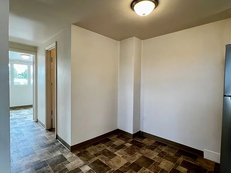 904 & 906 W Tieton Dr — Photo 7