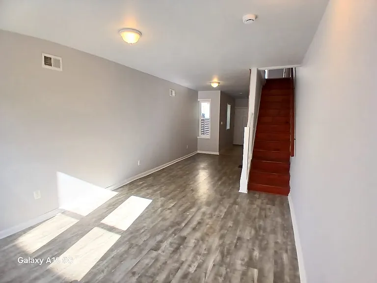 19 E Ashmead St — Photo 3