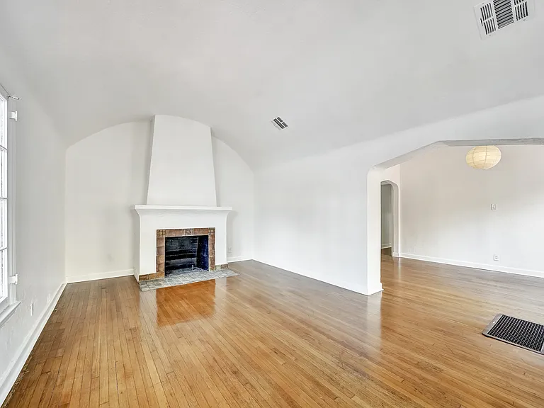 815 N Curson Ave — Photo 7