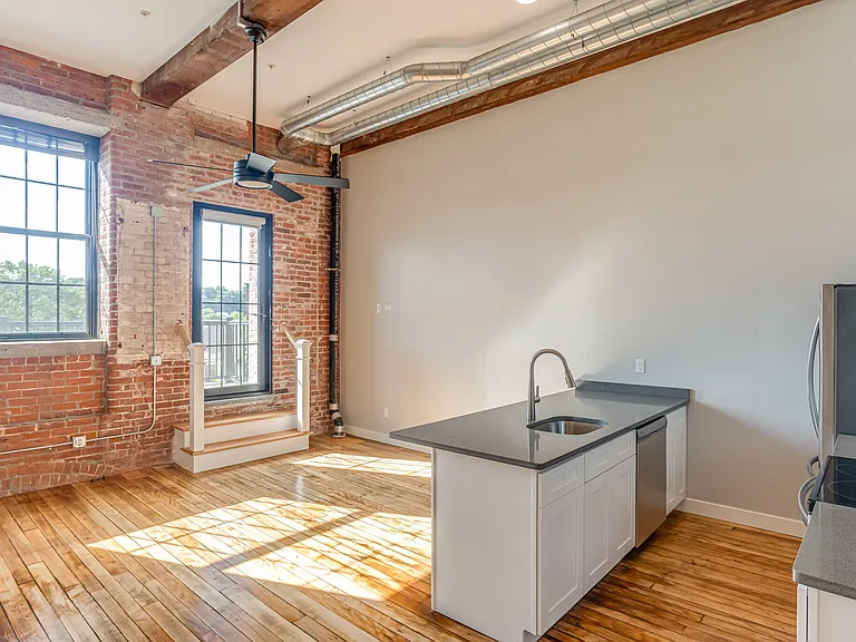 556 Atwells Ave — Photo 9