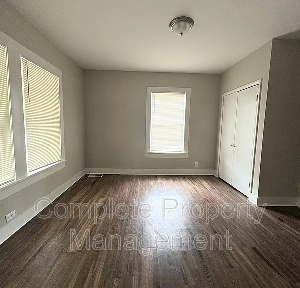 704 Avenue I — Photo 7