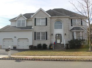 35 McElroy Ln, Belle Mead, NJ 08502