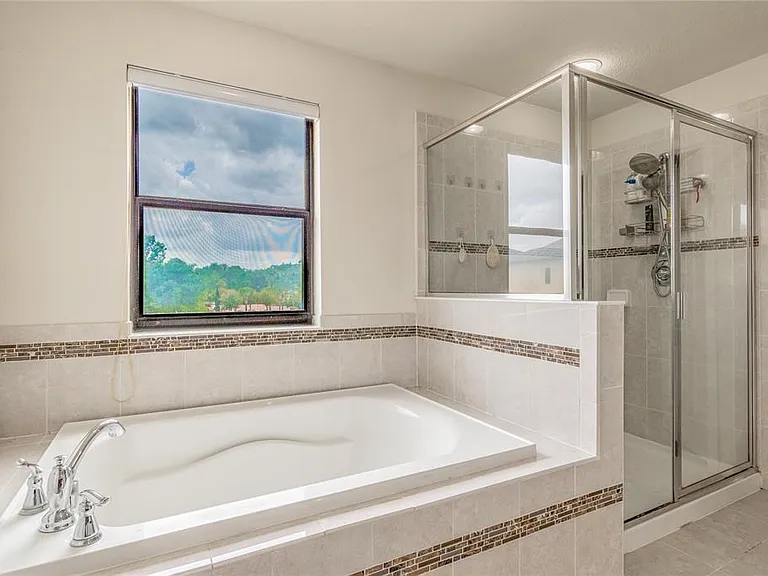 11027 Tahiti Isle Ln — Photo 54