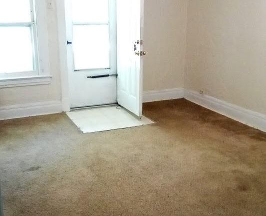 2nd image of 1914 Esterly Ave