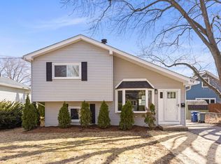 517 Illinois St, Geneva, IL 60134