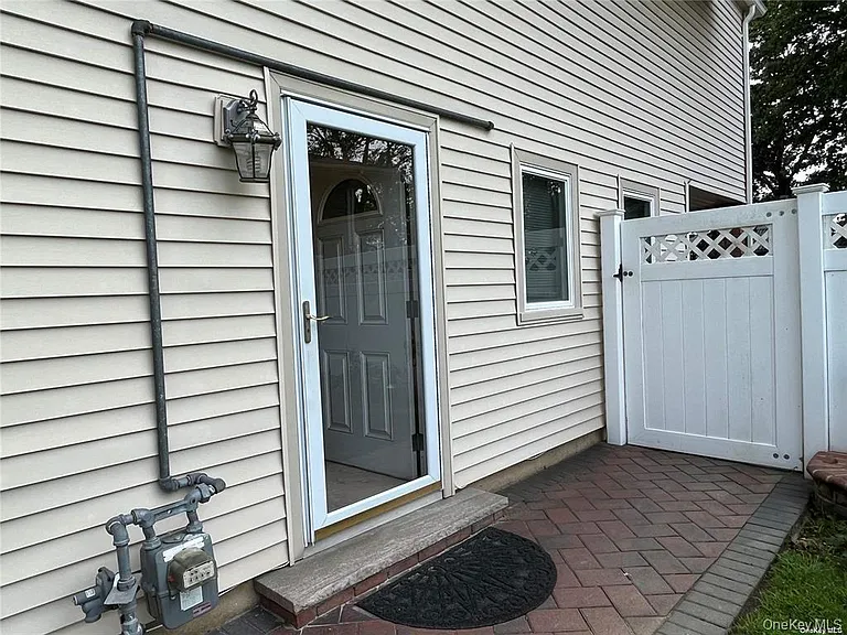 12 Reed Dr — Photo 2