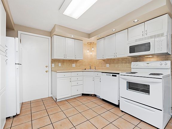 5th image of 3617 Oak Park Dr
