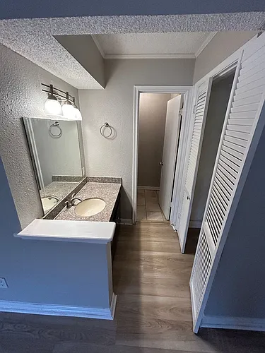 1402 Meadow Way Photo 1
