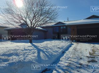 2731 W Glenpark Dr, Appleton, WI 54914